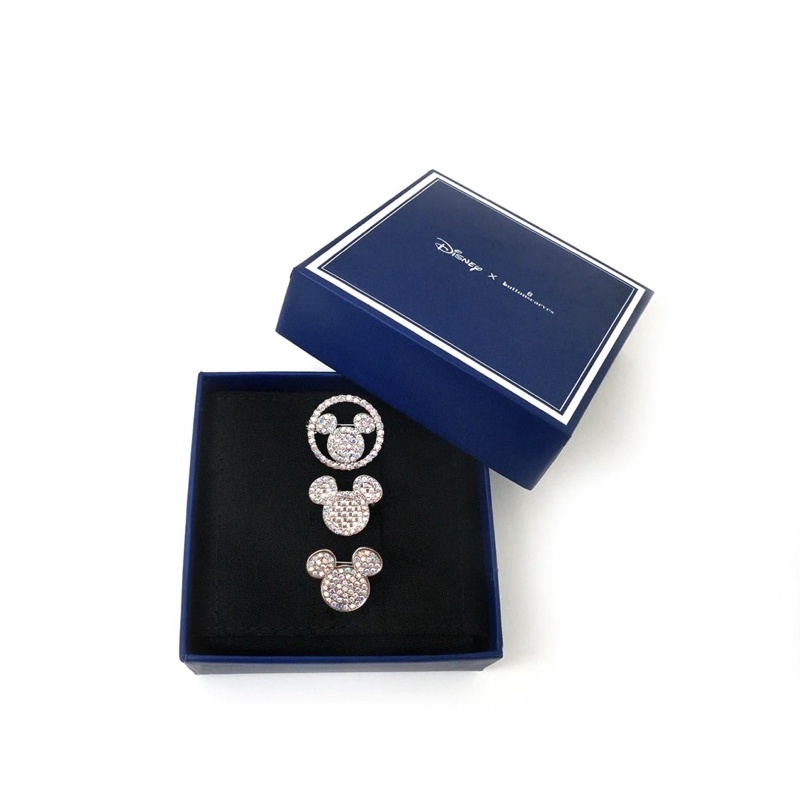 Petite Disney x Buttonscarves Brooch /Keychain monogram Buttonscarves/The Key Holder Buttonscarves