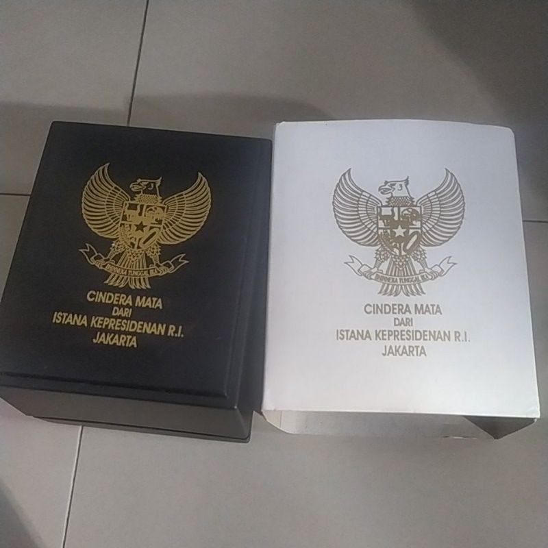 JAM TANGANA ISTANA PRESIDEN RI