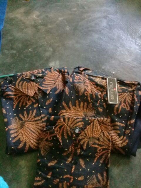 Couple Batik Family Ayah Ibu Dan Anak Laki Laki. Sarimbit Batik Keluarga Modern Elegant
