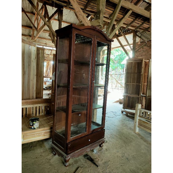 lemari hias minimalis jati