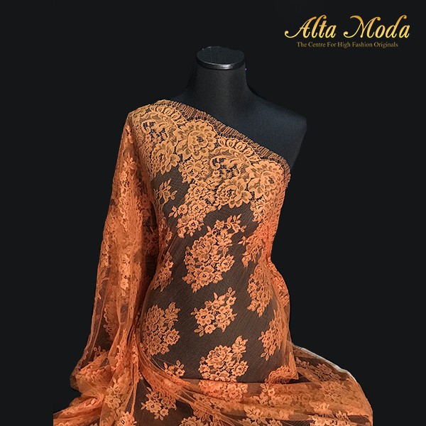 

Alta Moda Brokat Kebaya Chantilly Floral Oranye