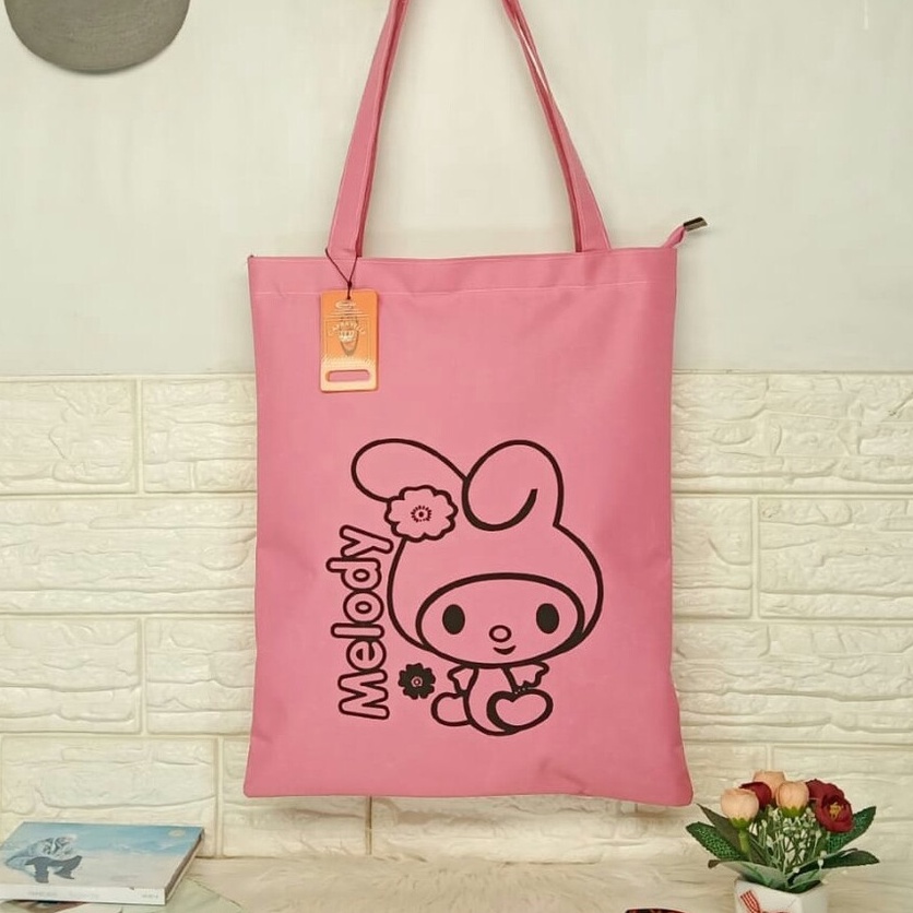 Totebag Aesthetic Wanita Bisa Custom Sablon Warna Canvas dan Tas Tote Bag Cewek Simple Stylish Polos Kanvas Murah Untuk Tas Kuliah, Goodie Bag Ulang Tahun,  Tas Belanja, dan Tas Souvenir TT 010