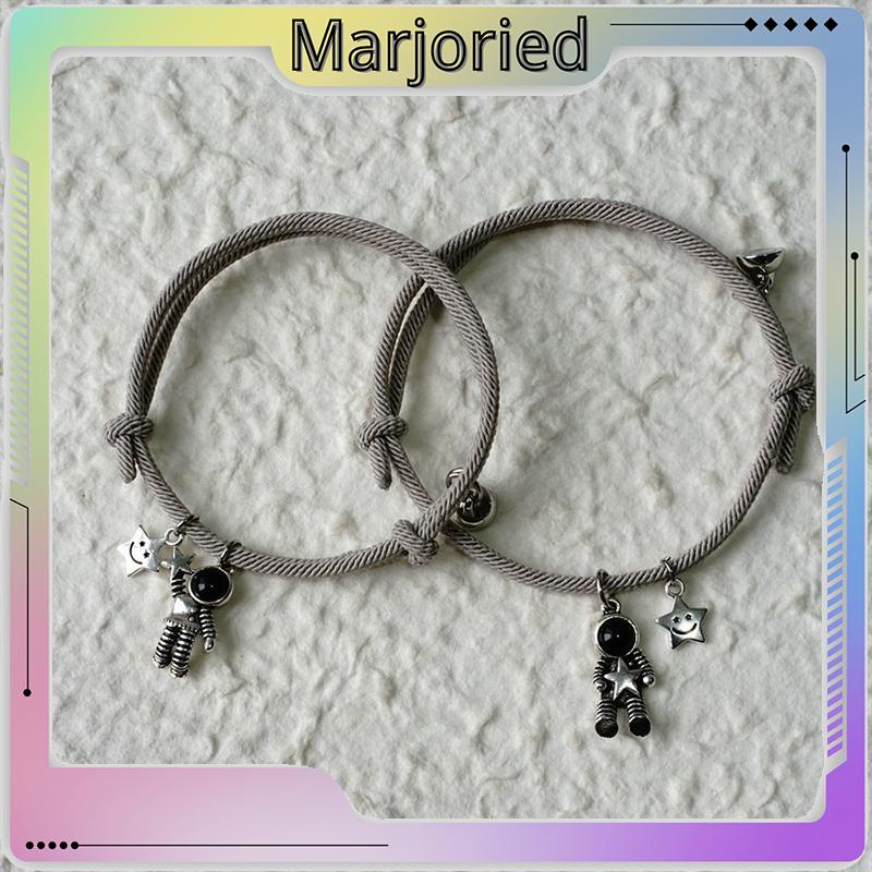 2 Buah/set Gelang Pasangan Magnet Lucu Astronot Liontin Gelang Persahabatan Hadiah Ulang Tahun-MJD