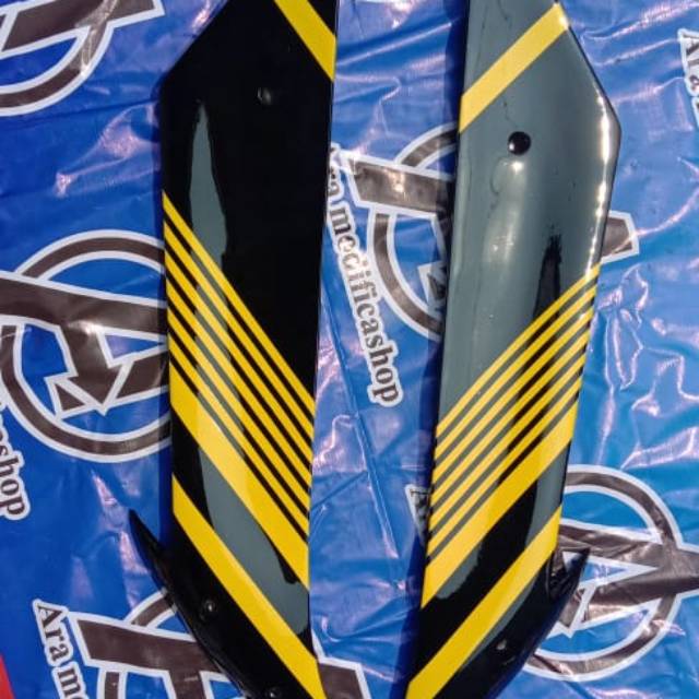 Fairing samping luar R15 v2 model r6