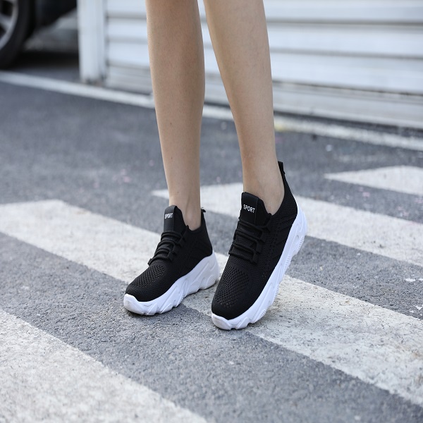 Sepatu Yuta Sneakers Kanvas Wanita Casual Import Sport Shoes Original