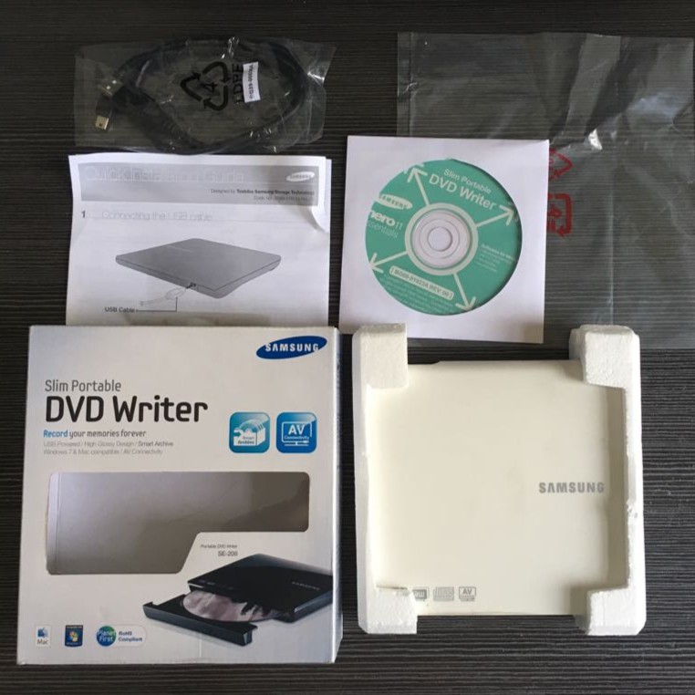SLIM PORTABLE DVD WRITER SAMSUNG SE-208 - PUTIH