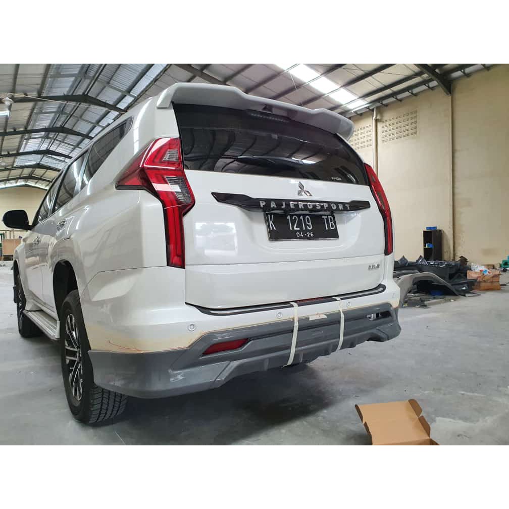 BODYKIT MURAH DEPAN BELAKANG PAJERO 2021 UP MODEL ORI PUTIH