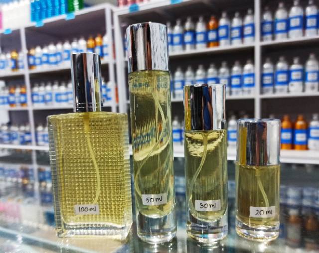 Parfum refill Revlon Charlie white / red / silver