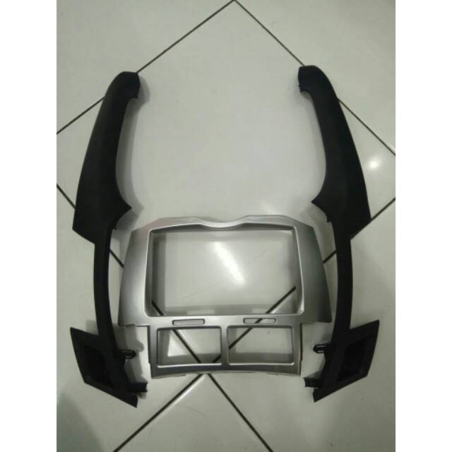 Frame head unit mobil yaris
