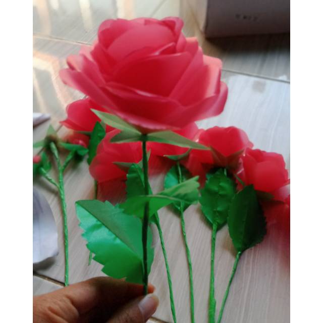 Bunga plastik kresek mawar merah
