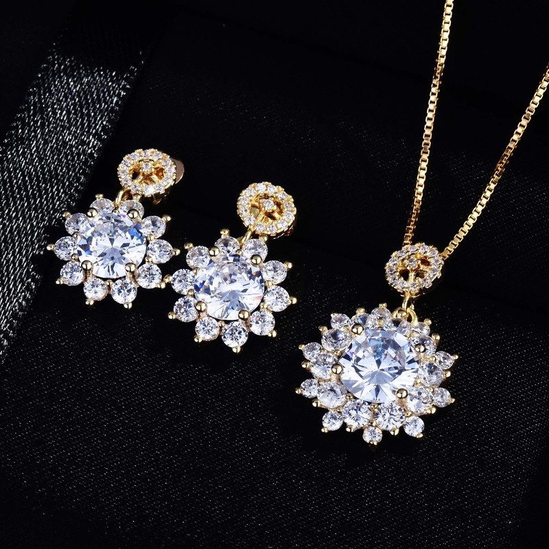 Fashion S925 Silver Light Luxury Super Flash SUNFLOWER Eardrops Stud Earrings Necklace Set