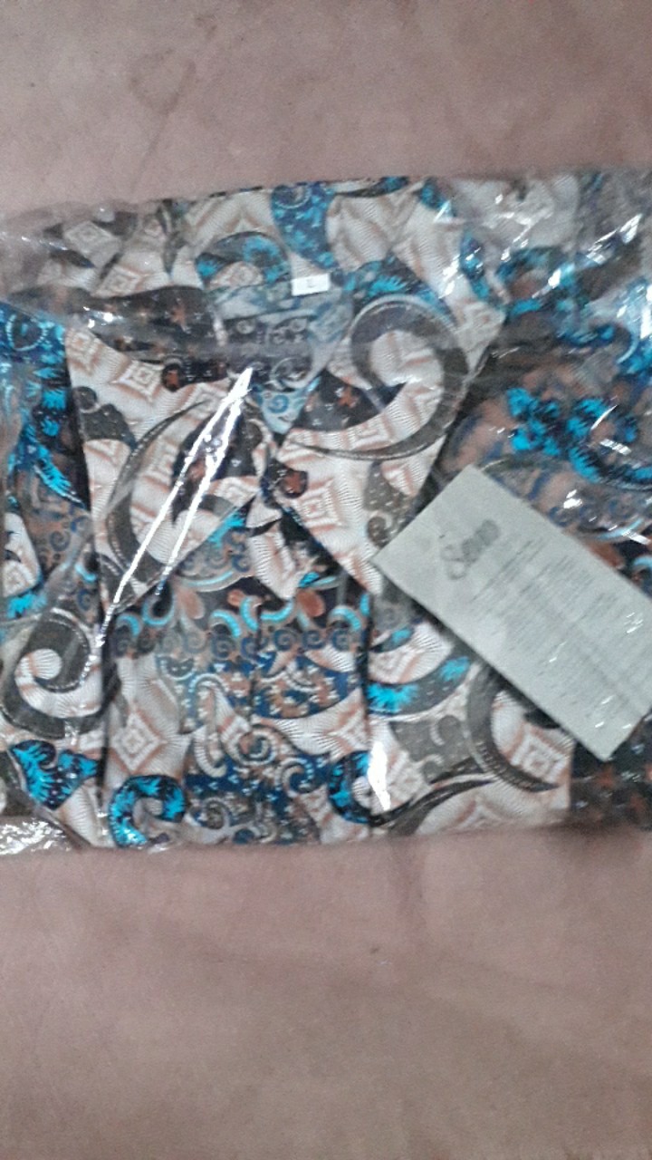 Kemeja Batik Pria Slim Fit Lengan Panjang Modern Artomoro
