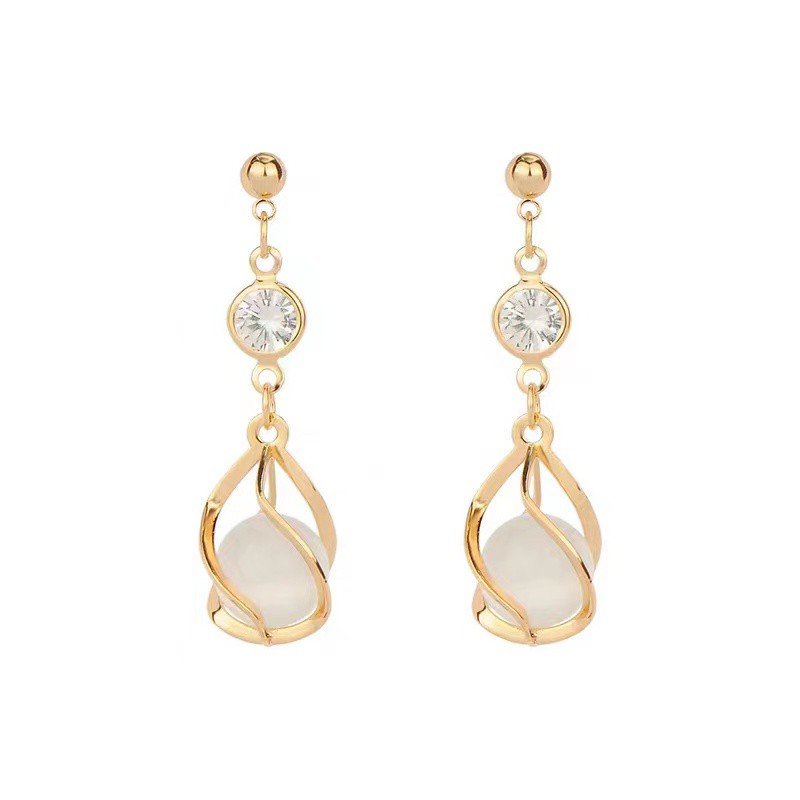 Anting Wanita Berlian Aksesoris Fashion Wanita Import / Anting Wanita Berlian Wanita