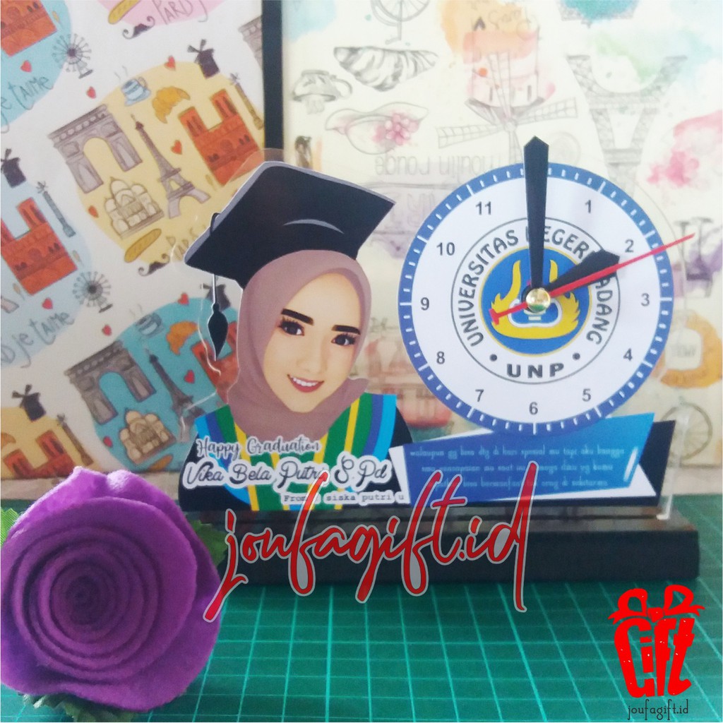 Plakat Wisuda Karikatur / Hadiah Wisuda / Kado Unik  Plus Jam