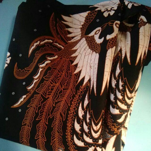 Kain Batik Solo Motif Gunungan Burung Kembar