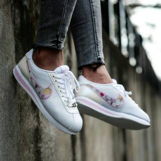 Jual Nike Cortez SE Floral Swoosh 