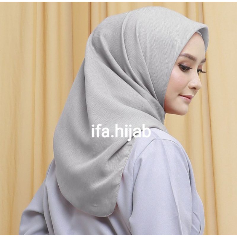 Hijab cornskin | Hijab segiempat - Abu silver muda
