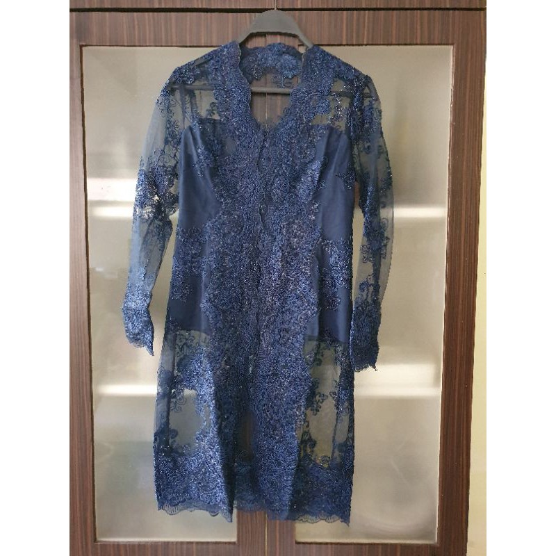 kebaya biru navy