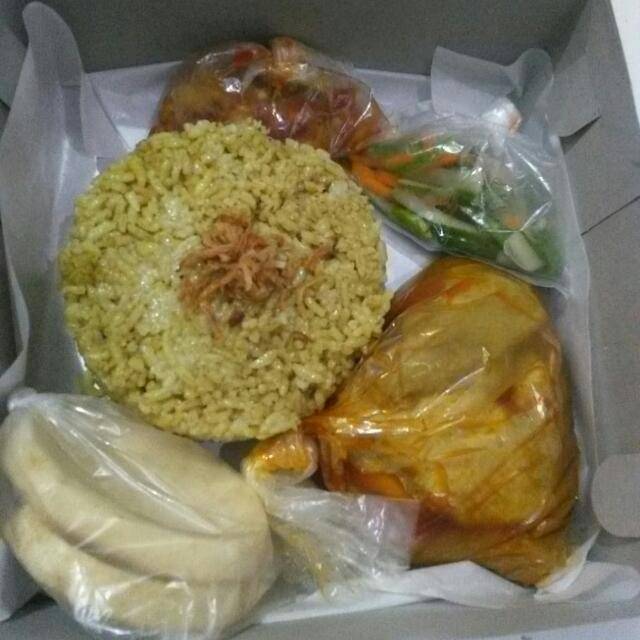 

NASI MINYAK.SAMIN KARI AYAM VIA GO SEND DAN GRAB ISI 5 BUNGKUS