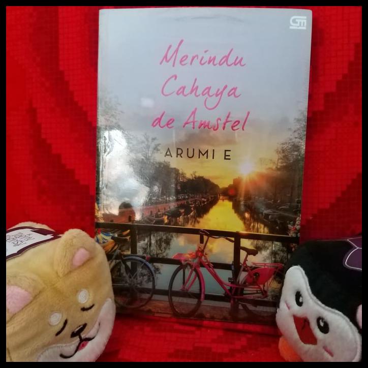 

NOVEL MERINDU CAHAYA DE AMSTEL - ARUMI E
