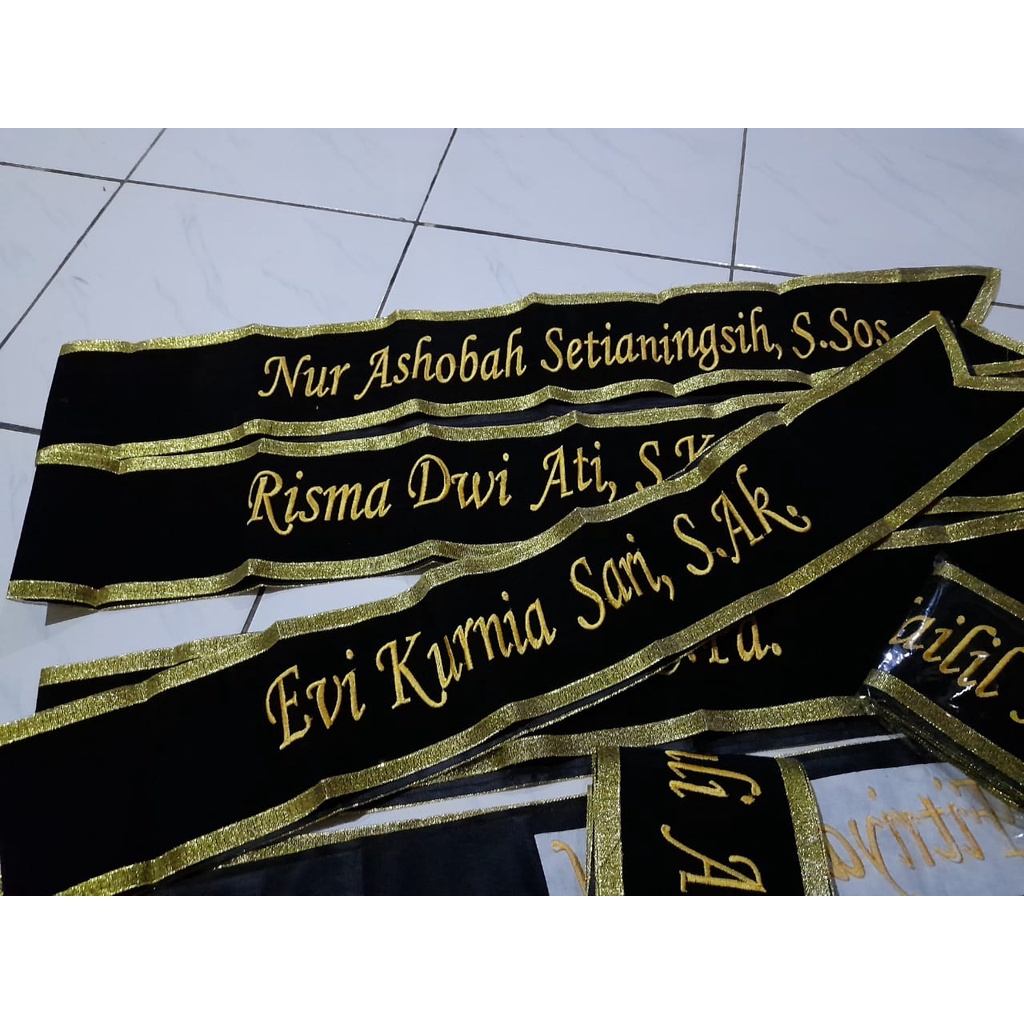 Selempang Wisuda Bordir Bludru Pita