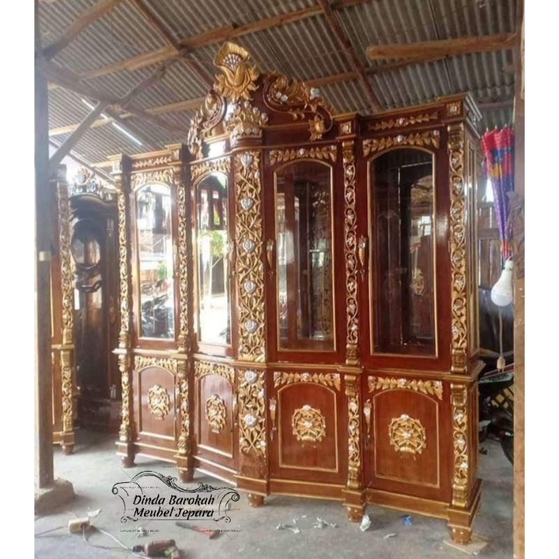 LEMARI PAJANGAN, LEMARI HIAS JATI UKIR SIMA, ELEGAN MEWAH BERKUALITAS
