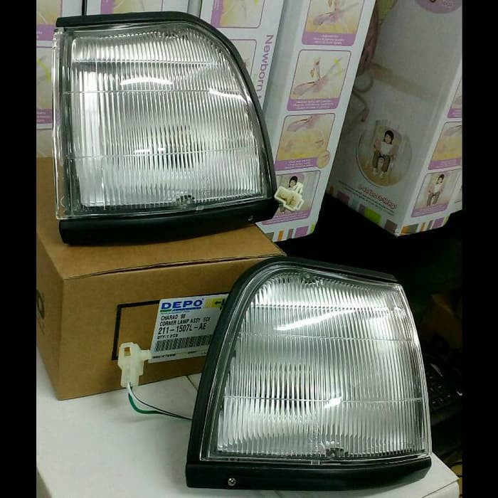 Promo 211-1507-AE FRONT CORNER LAMP D. CLASSY G102