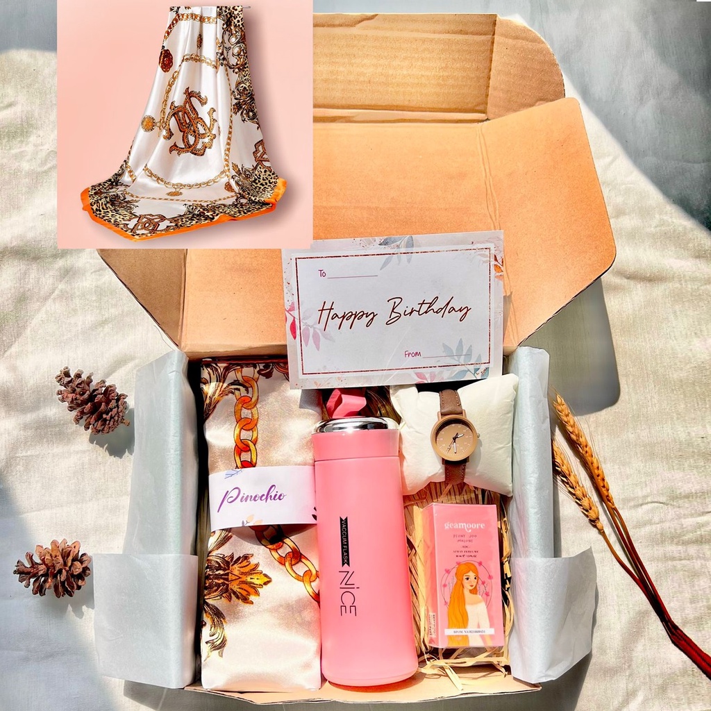 

KADO HAMPERS GIFT BOX | KADO ULANG TAHUN | KADO WISUDA