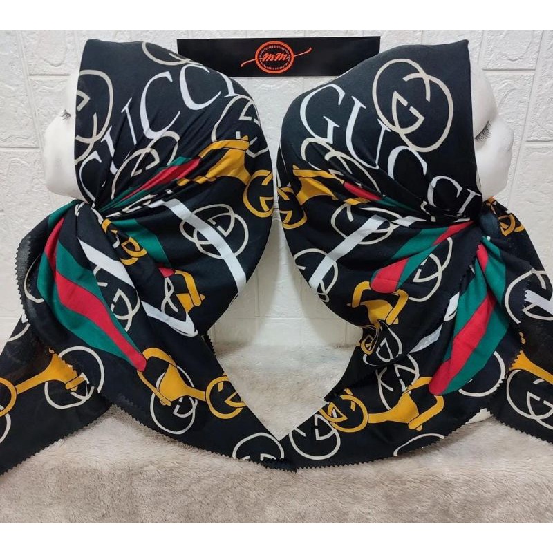 HIJAB SEGI EMPAT DENAY MOTIF GUCCI MEWAH