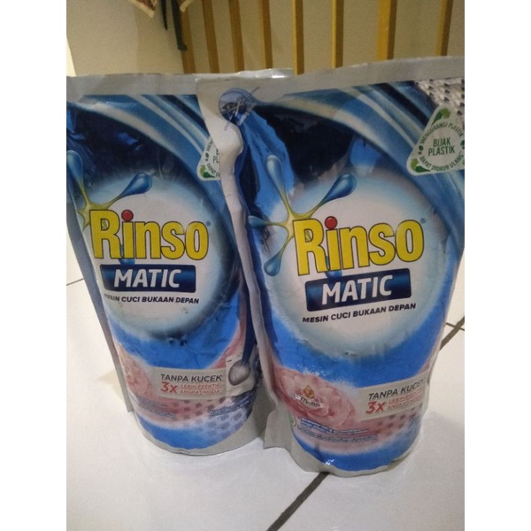 rinso matic cair bukaan depan 700ml
