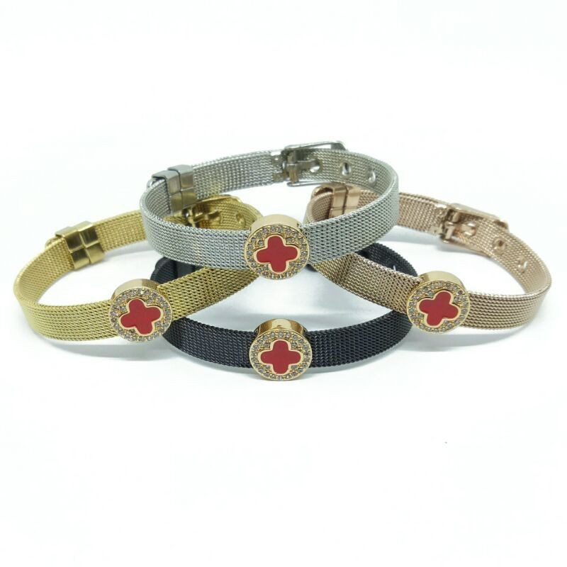 Gelang Titanium Liontin Clover Hitam &amp; Merah