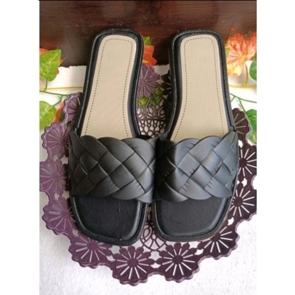 sandal boloni gisel