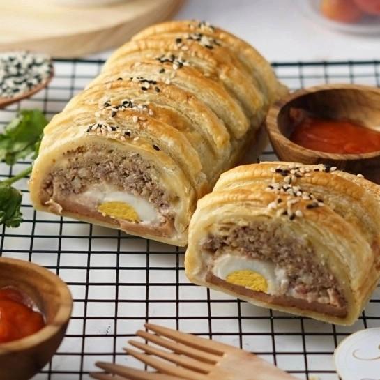 

Pastry | Savory Beef En Crote / Beef Pastry / Picnic Roll Kualitas Terbaik