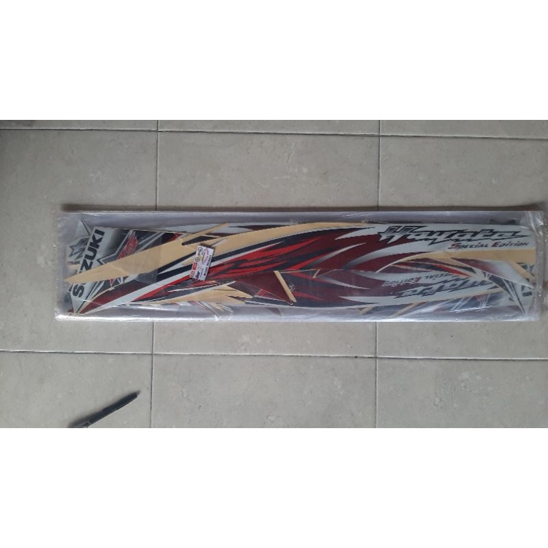 STIKER STRIPING LES BODY MOTOR SUZUKI HAYATE MERAH PUTIH BAHAN ORIGINAL ORI