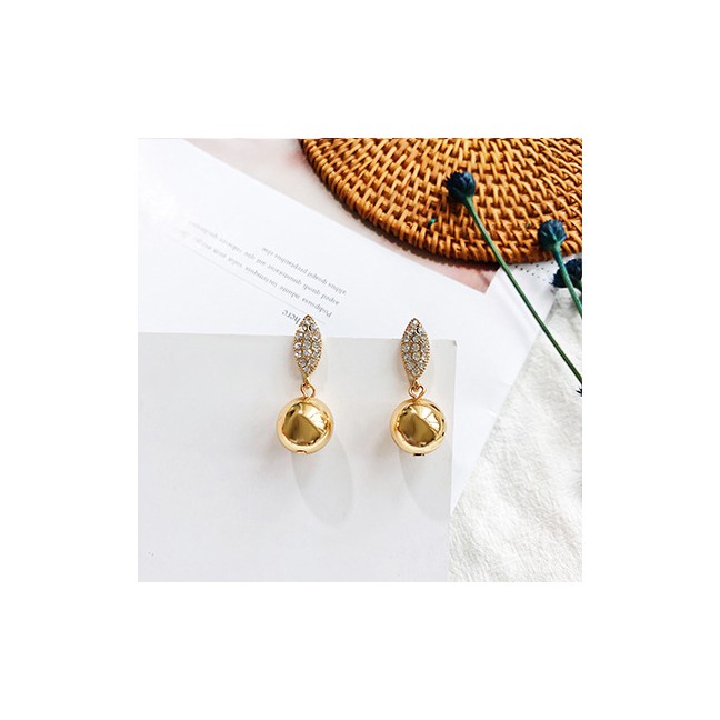 LRC Anting Tusuk Fashion Gold Color Diamond Decorated Pure E97761