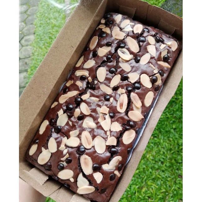 

Brownies Panggang Fudgy Brownies crunchy toping size 22 x 10