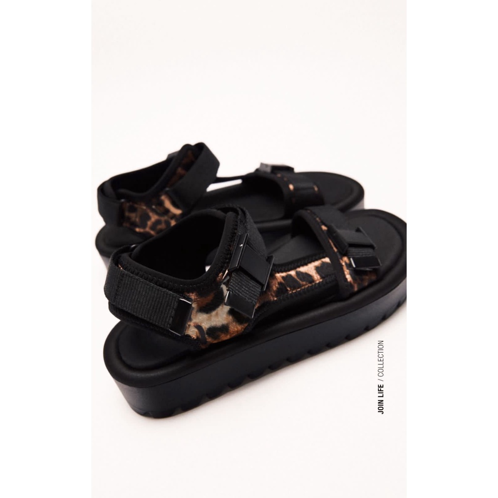 Z** flar sporty sandal with animal print