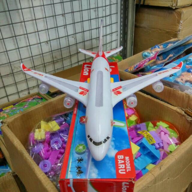 Mainan anak pesawat terbang lion air garuda indonesia