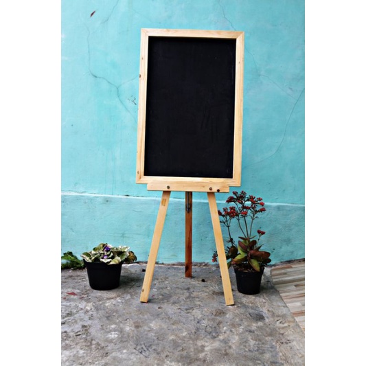 

PAPAN TULIS KAPUR + STANDING TRIPOT PAPAN MENU CAFE PAPAN BOARD + KAKI KAYU PENYANGGA DEKORASI PESTA