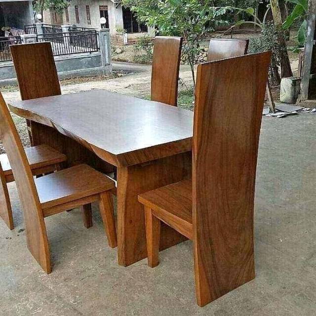 Meja makan 6 kursi kayu trembesi jepara