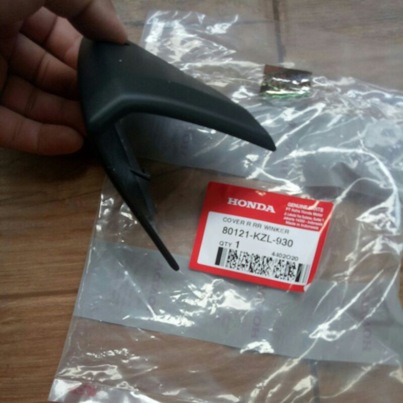 Cover Lampu Sein belakang KANAN HONDA SPACY 80121 KZL 930