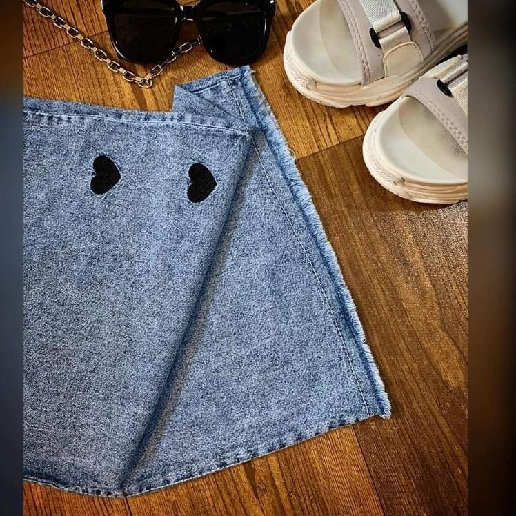 Paling Sesuai.. Celana panjang HW kulot jeans love Boyfriend Jeans Korea Jeans Celana Kulot Jeans lo