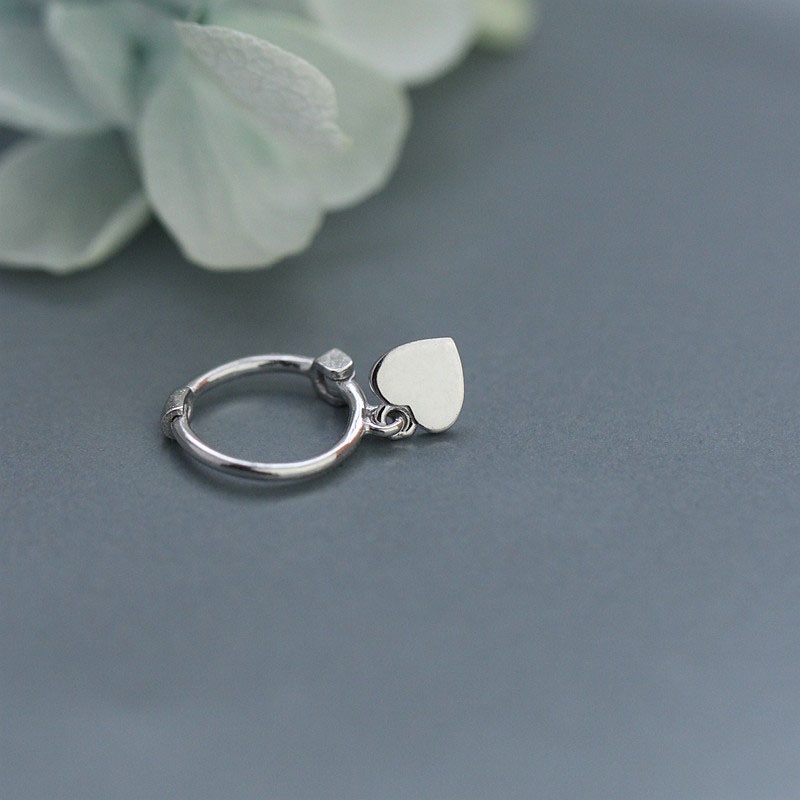 Anting Tusuk Gantung Desain Hati / Bintang / Salib Mini Gaya Korea / Minimalis Untuk Wanita