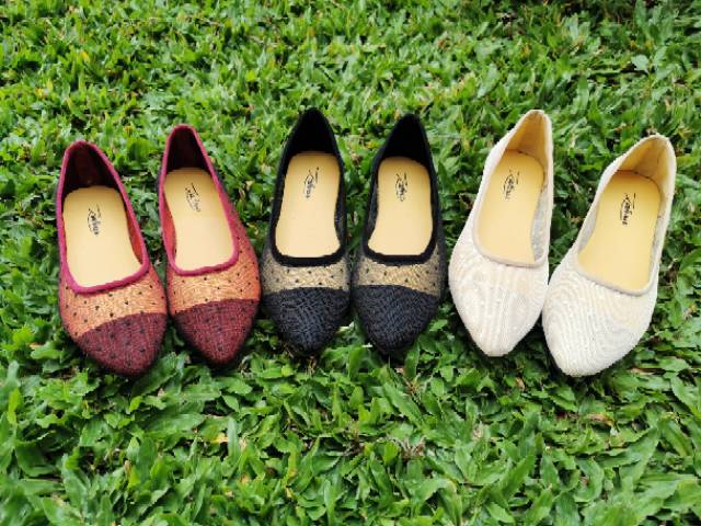 Arlaine- Lucia flatshoes sepatu brukat sepatu flat shoes wanita flatshoes polkadot [Hitam-Salem]