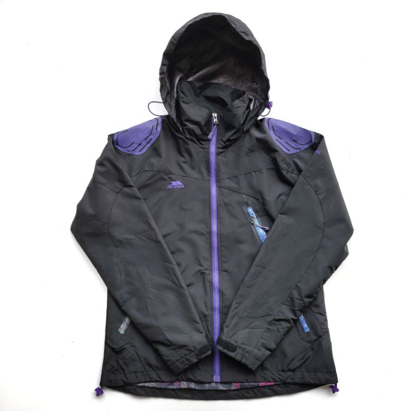 Jaket  Gunung Trespass
