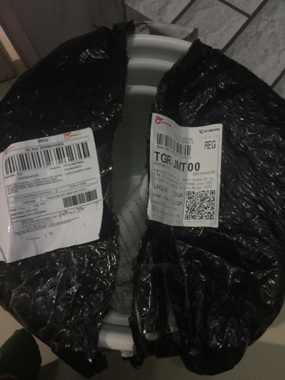 Pot Bunga Plastik Tawon 22 Cm Putih