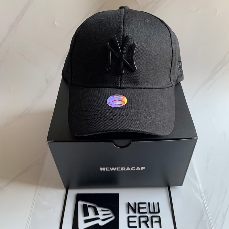 NY FULL BLACK LOGO METAL CAP