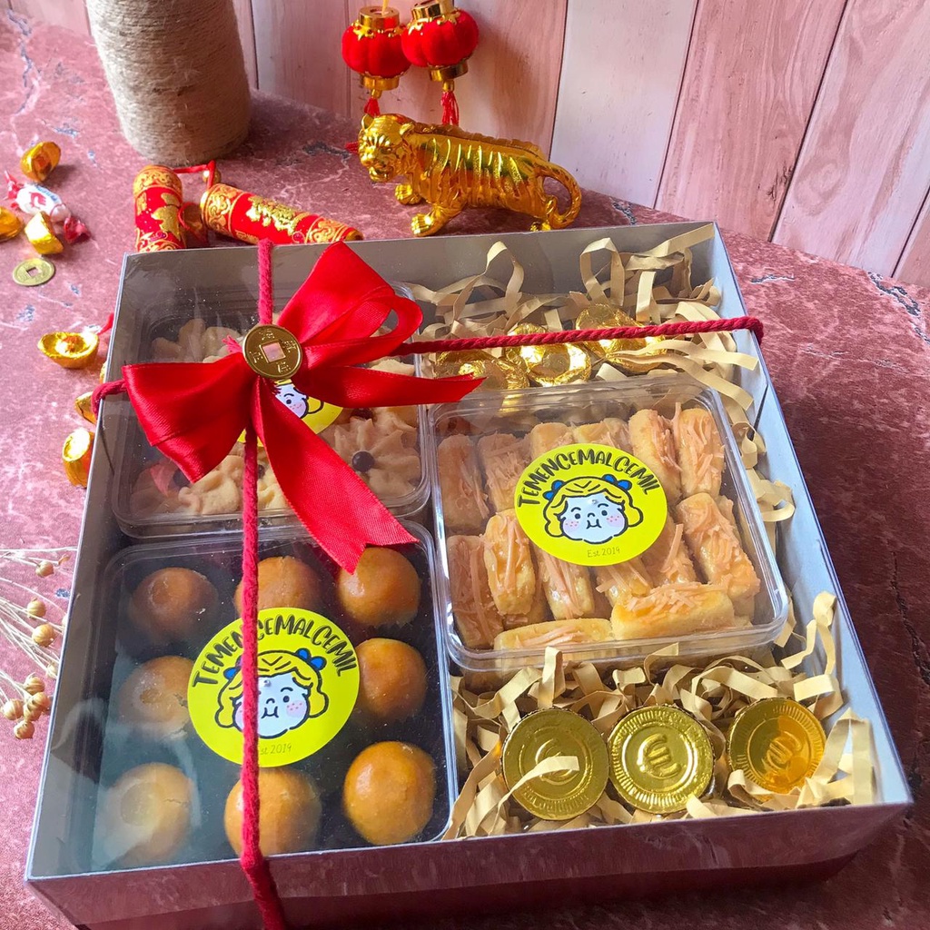 

HAMPERS IMLEK SINCIA CHINESE NEW YEAR COOKIES PREMIUM TEA ROSELLA FRENCH ROSE BUD HAMPERS CANTIK