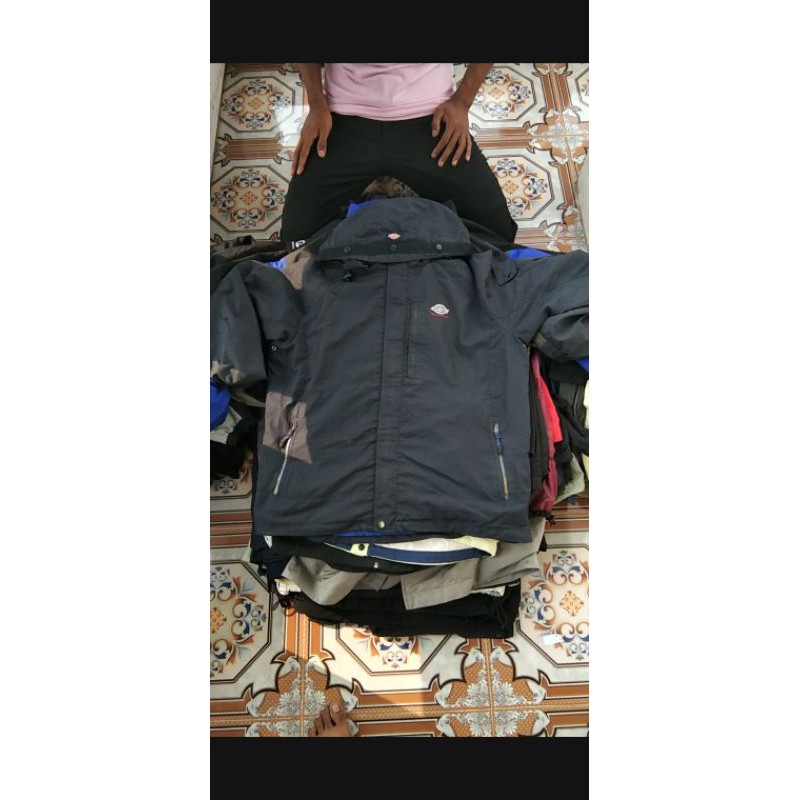 BORONGAN JAKET MERK OUTDOOR WB RUNING CASUAL