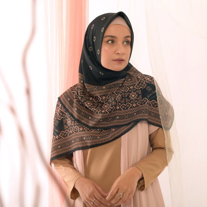 Hanifah Jilbab Voal Segiempat Laser Cut HS 89